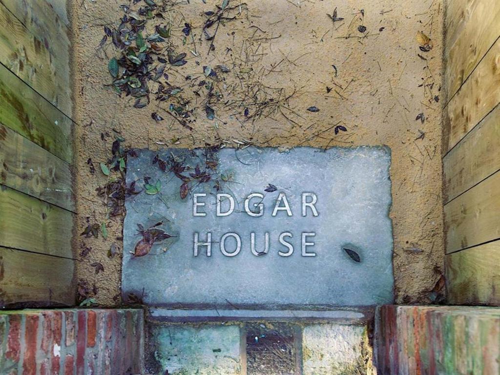 Отель Edgar House Честер Экстерьер фото
